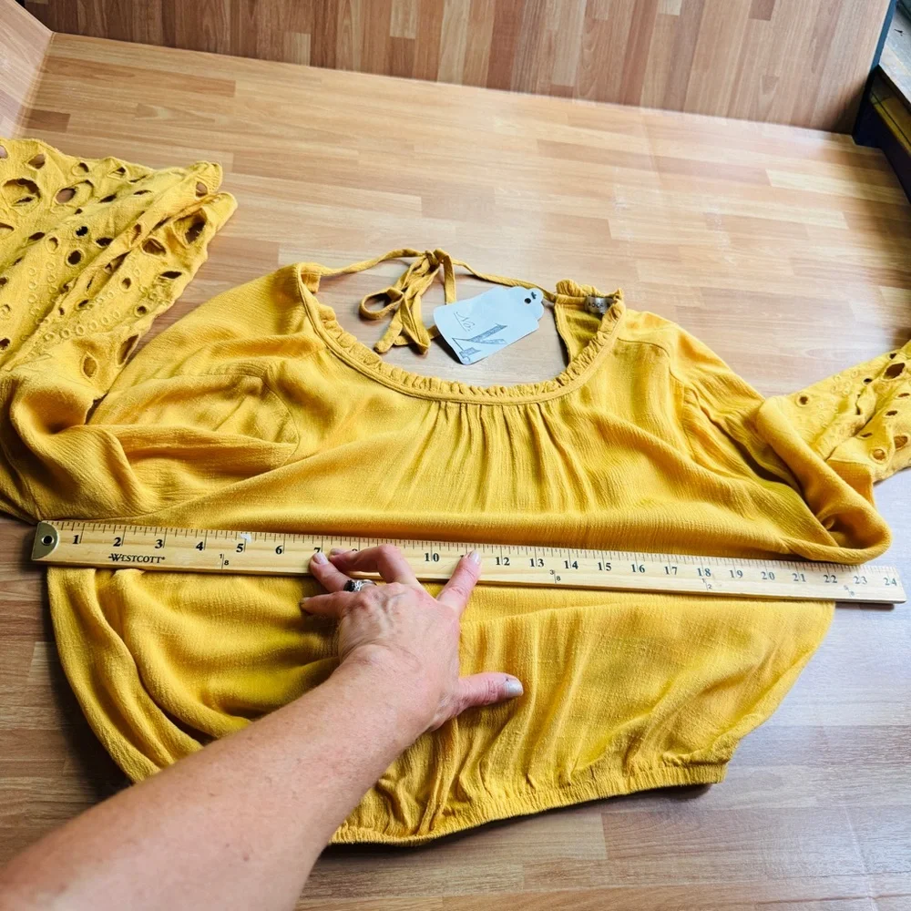Moon river mustard bell sleeve open back nwt medium